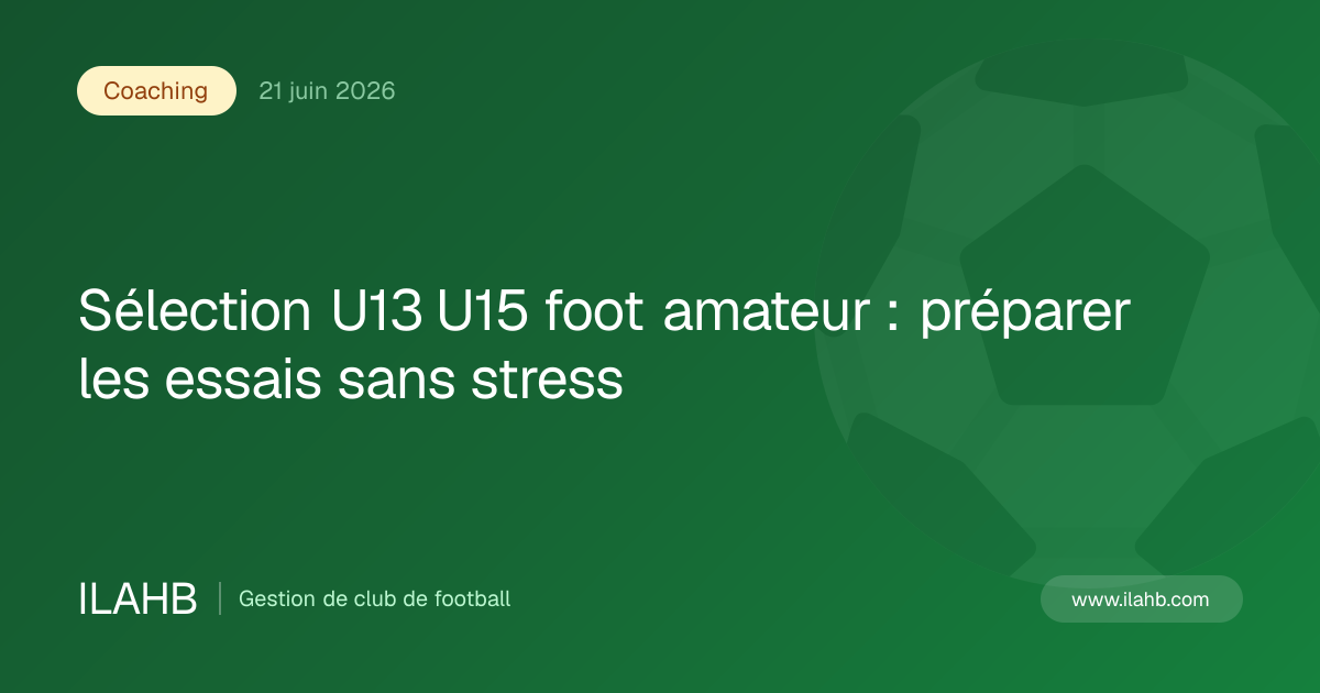 Éducateur observant des jeunes joueurs U13 et U15 pendant une séance d'essai